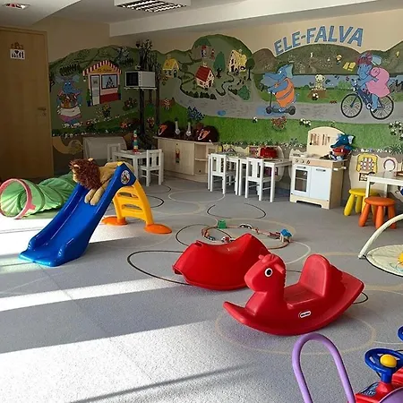 Apartman Effina & *